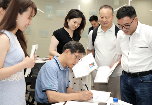 1657263444681792.jpg TJA_3025.jpg